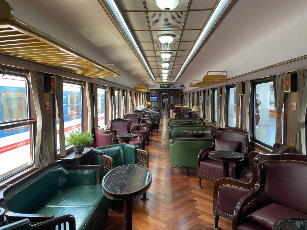 Toa tàu hạng sang Hoa phượng đỏ Hà Nội đi Hải Phòng