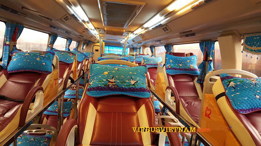 Xe Bus đi Thakhet Lào